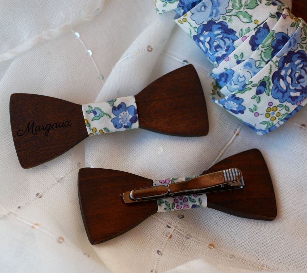 Gravata de laço de madeira com Liberty e fita de madeira, personalizável
