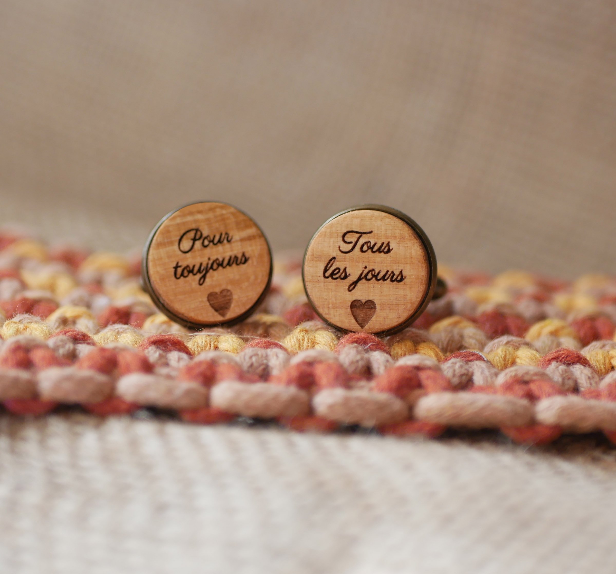 Bot&otilde;es de punho de madeira em bronze envelhecido 16 mm personaliz&aacute;vel