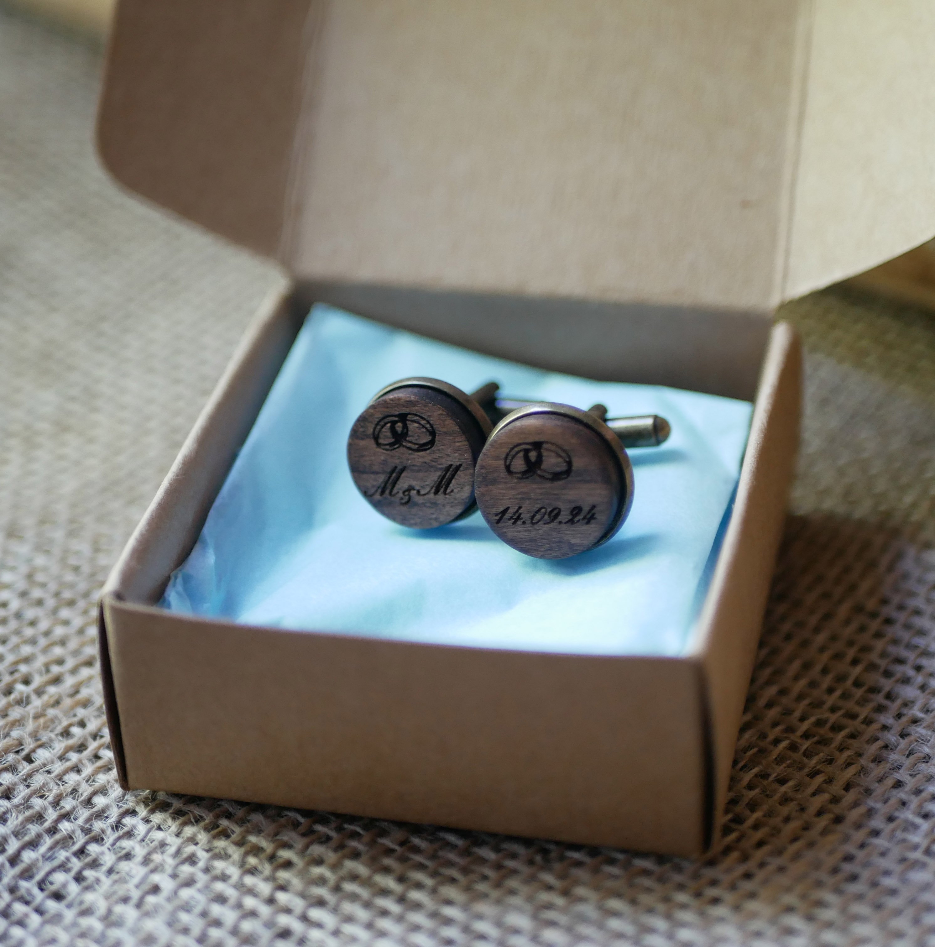 Bot&otilde;es de punho de madeira em bronze envelhecido 16 mm personaliz&aacute;vel