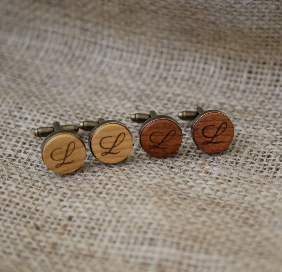 Botões de punho de madeira em bronze envelhecido 16 mm personalizável
