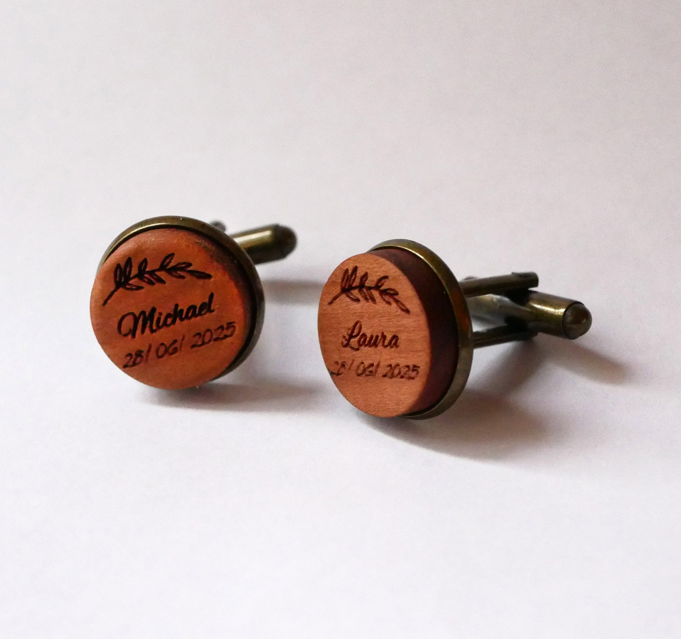 Botões de punho de madeira em bronze envelhecido 16 mm personalizável
