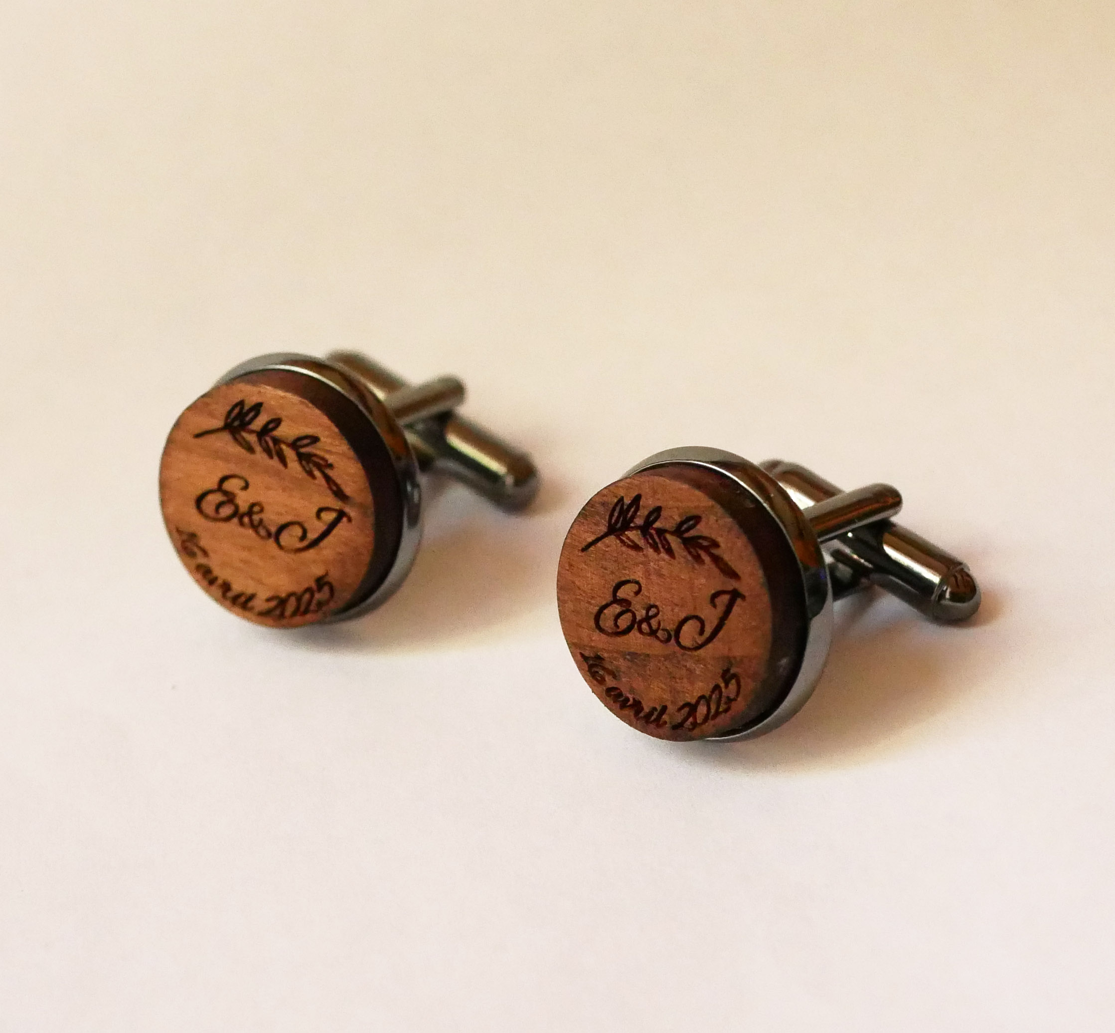 Botões de punho de madeira em aço escuro de 16mm personalizável