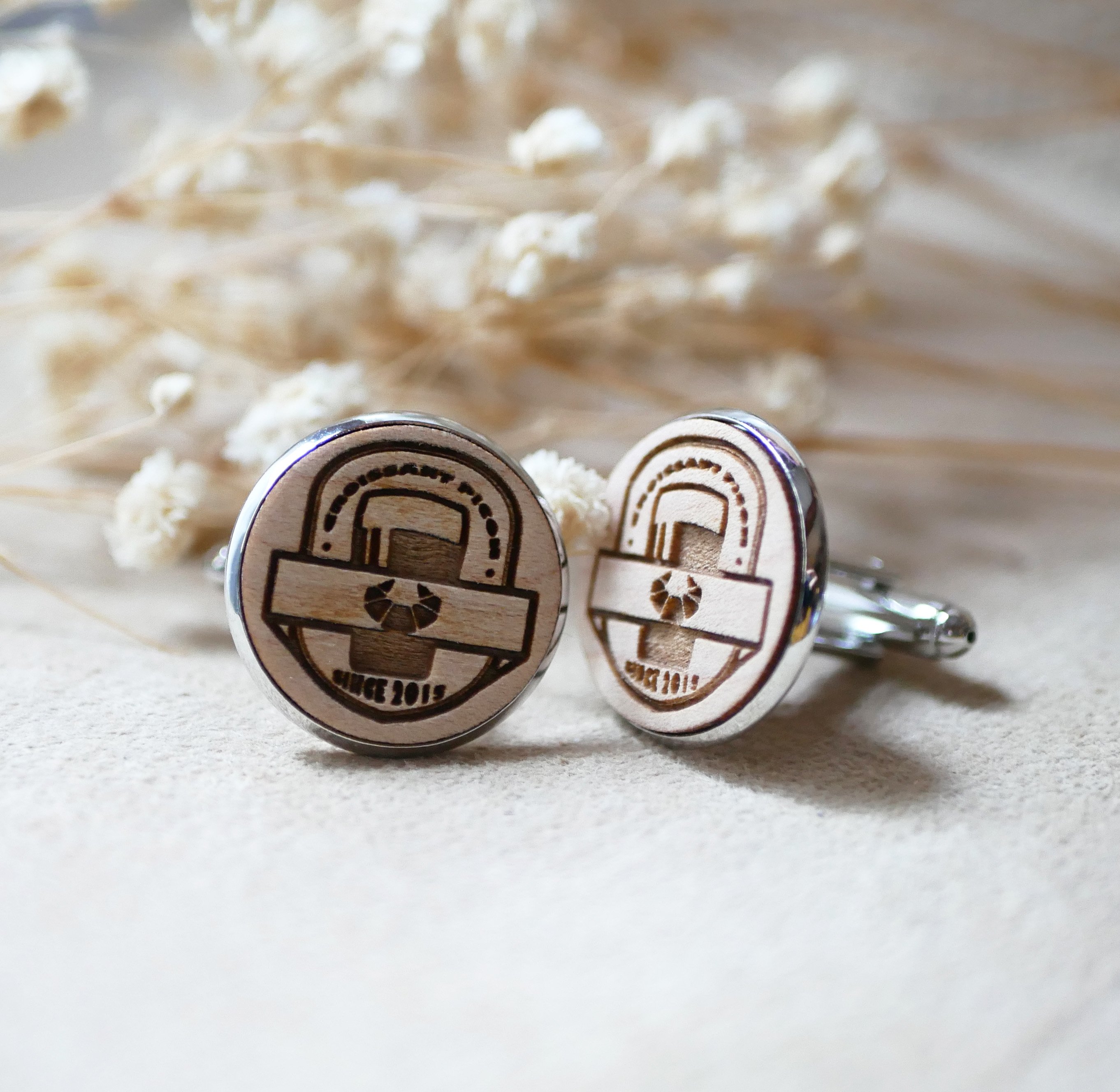 Conjunto de botões de punho de cabochon com desenho gravado