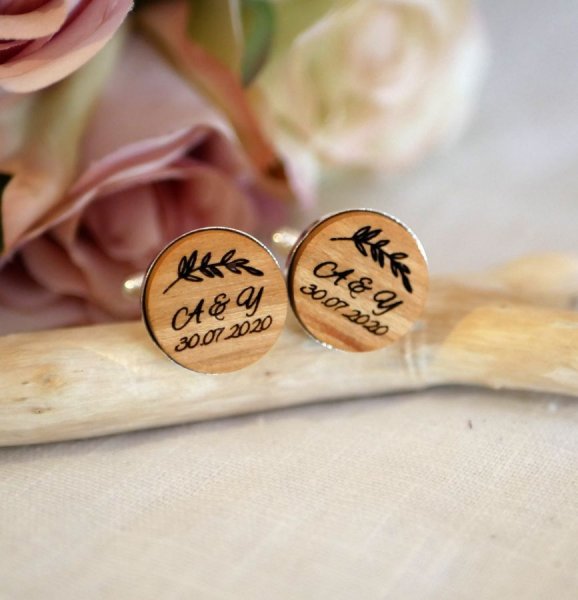 Bot&otilde;es de punho em prata com madeira gravada 4 tamanhos &agrave; escolha