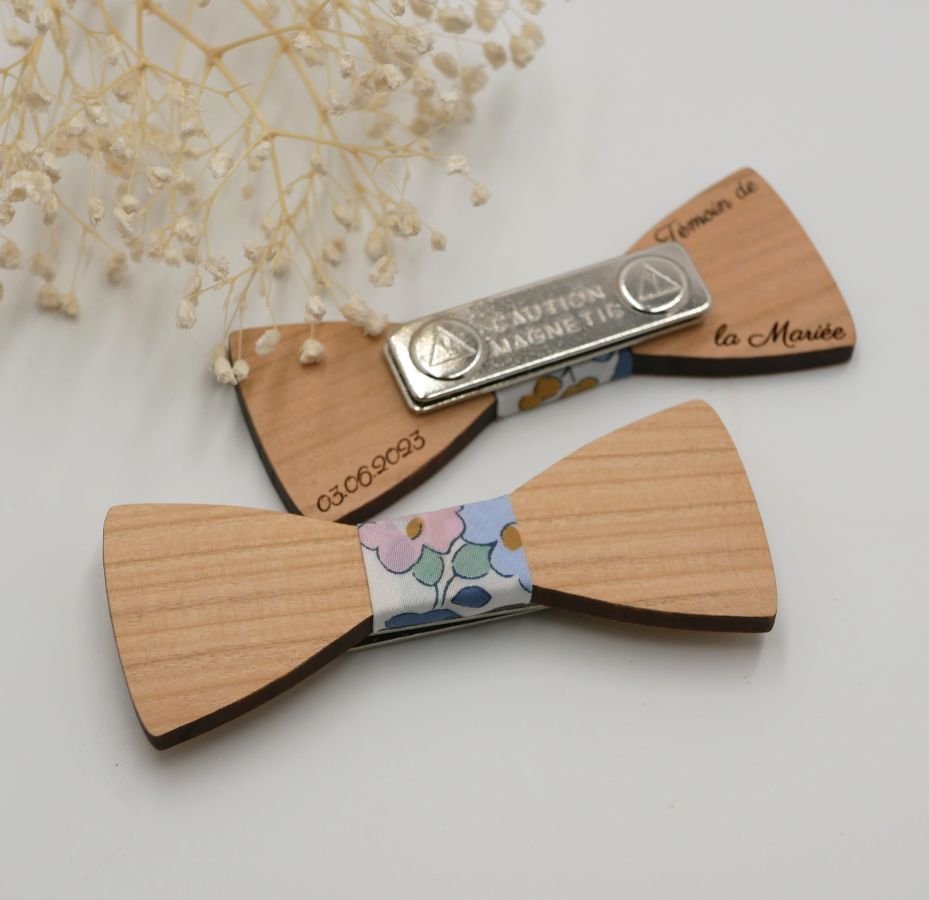 Mini broche de laço de madeira para personalizar