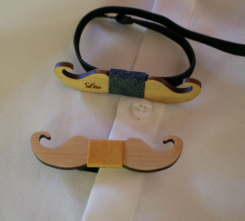 Mini broche de laço de madeira para personalizar