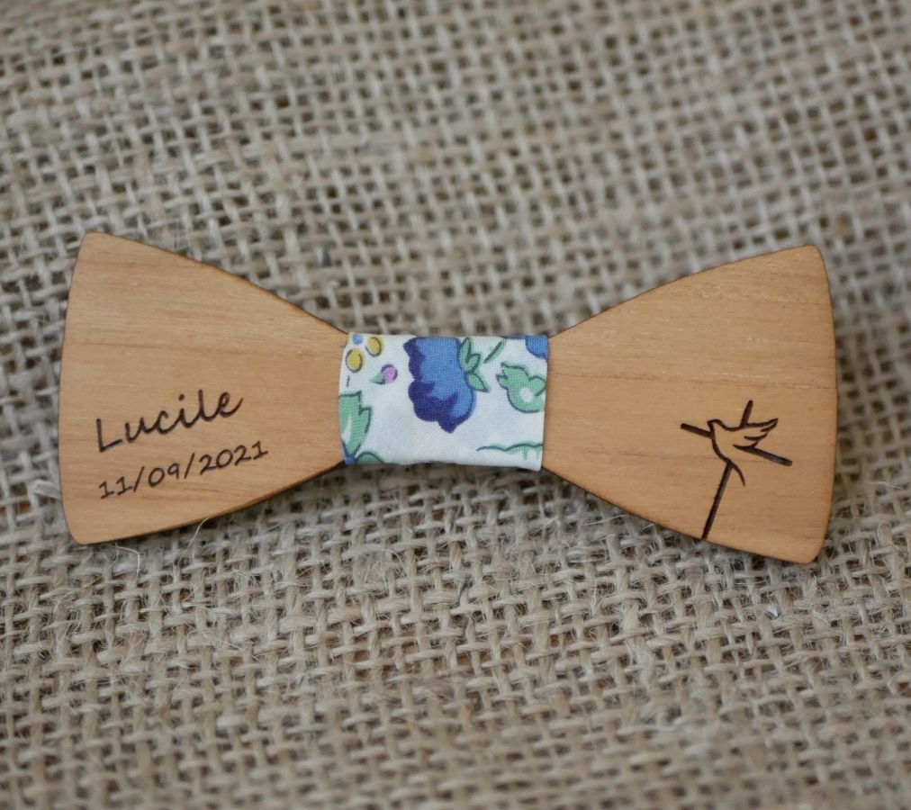 Mini broche de laço de madeira para personalizar