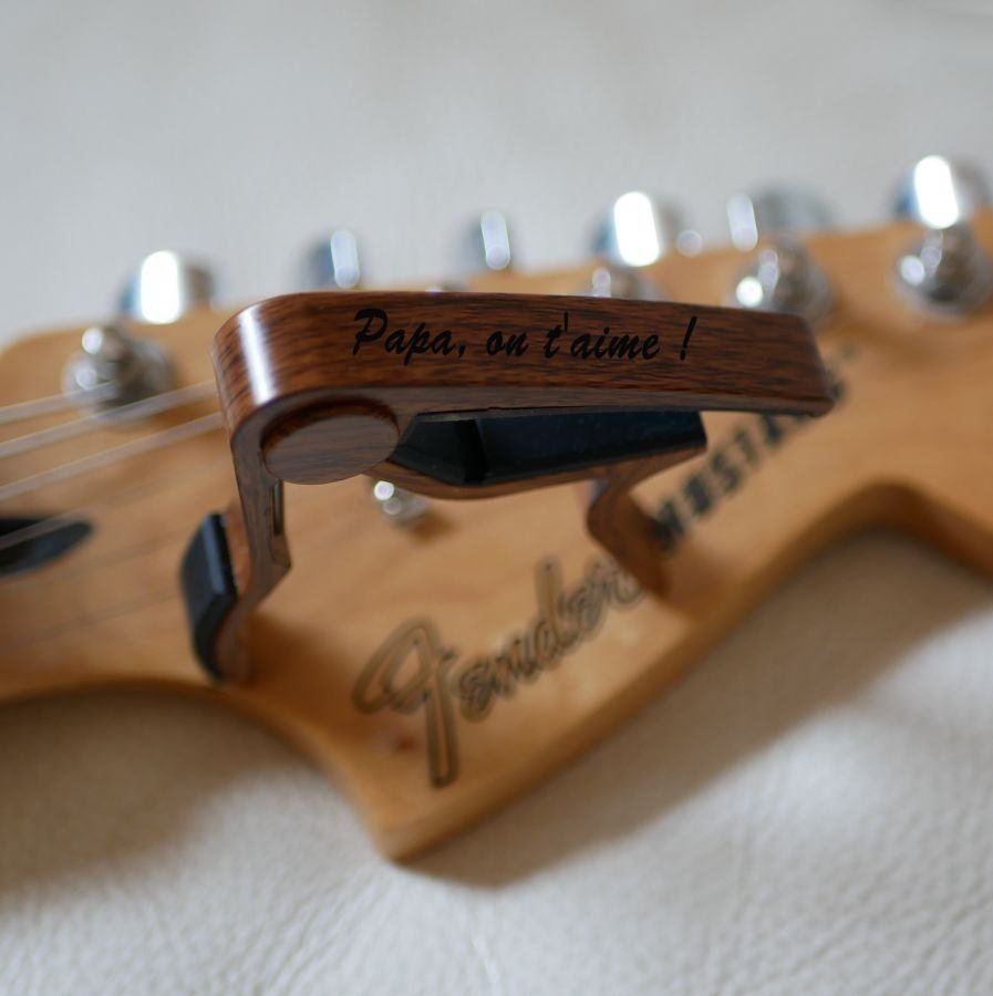 Tampa de guitarra em alumínio gravada para personalizar