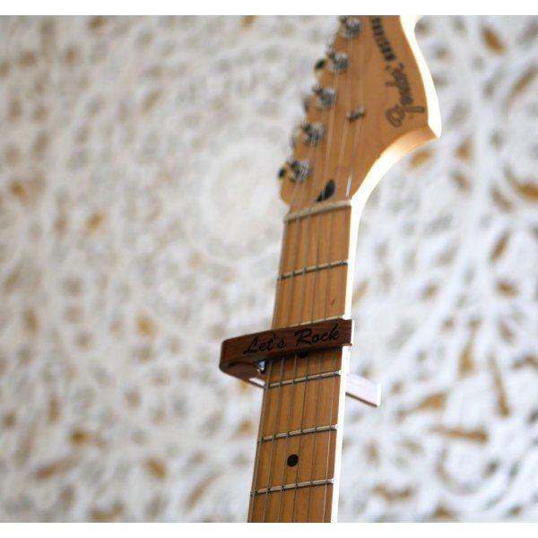 Tampa de guitarra em alum&iacute;nio gravada para personalizar