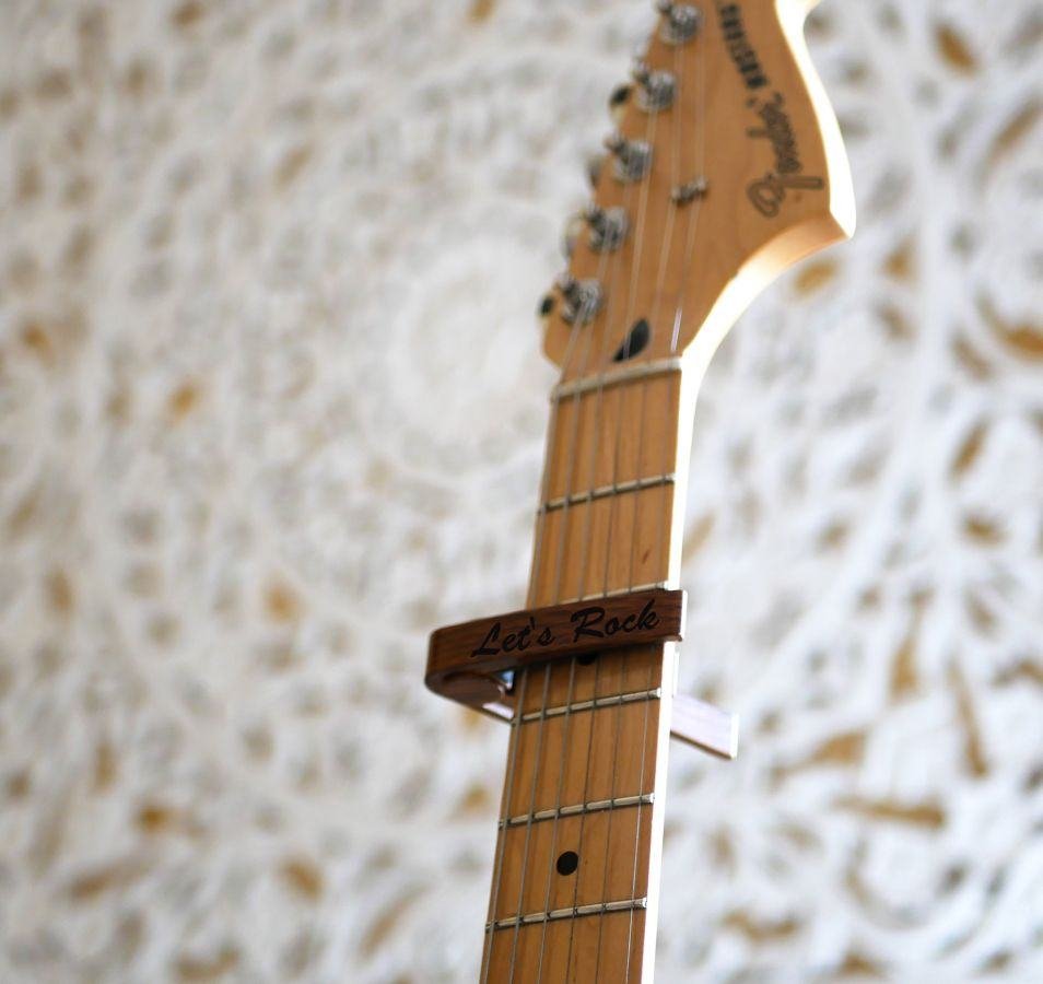 Tampa de guitarra em alumínio gravada para personalizar
