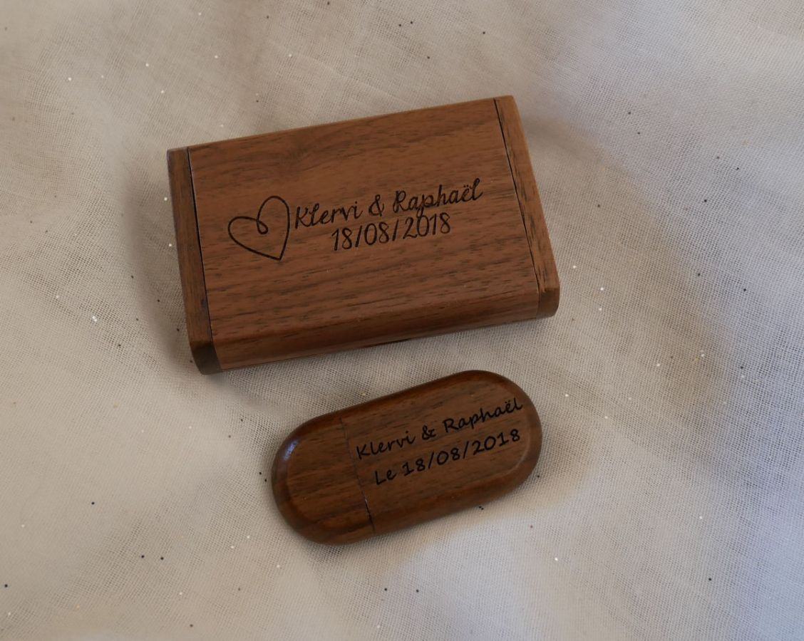 Pen drive e caixa em madeira de nogueira 3.0 USB, 32 GB, personalizável
