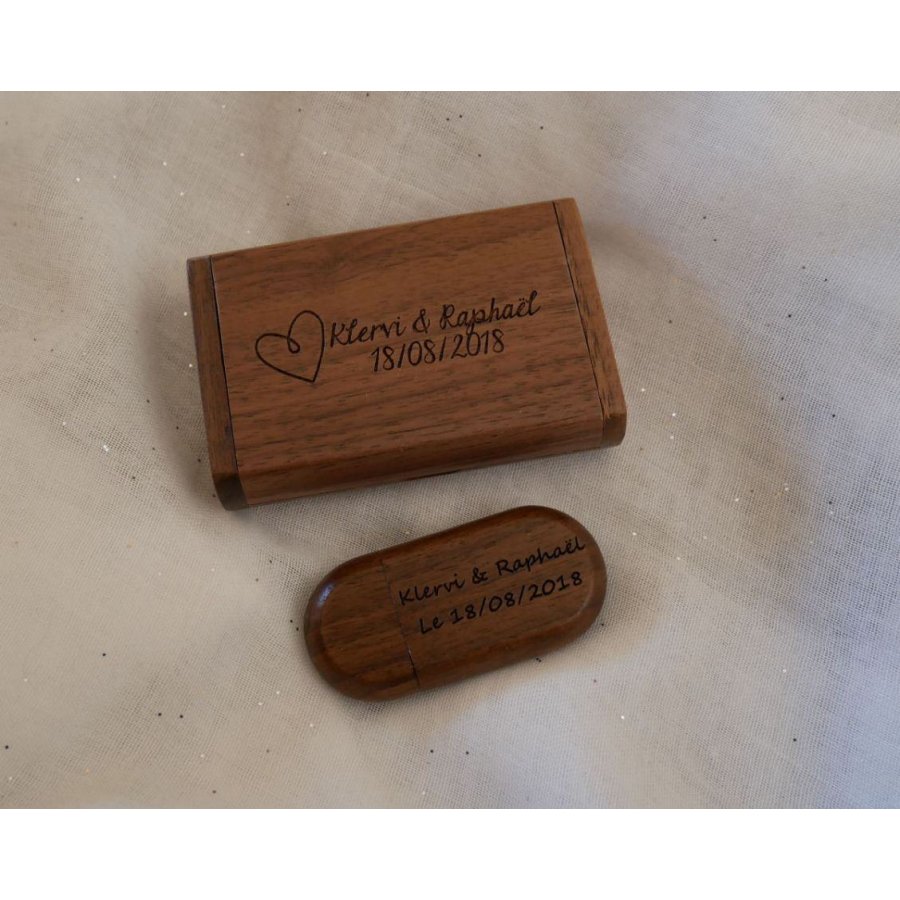 Pen drive e caixa em madeira de nogueira 3.0 USB, 32 GB, personalizável