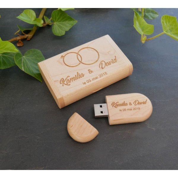 32 GB 2.0 USB Flash Drive numa mala de madeira de bordo de luz personalizada