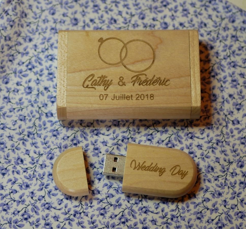 Unidade flash USB bambu 2.0 de 32 GB em estojo personalizado