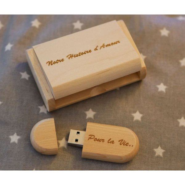 32 GB 2.0 USB Flash Drive numa mala de madeira de bordo de luz personalizada