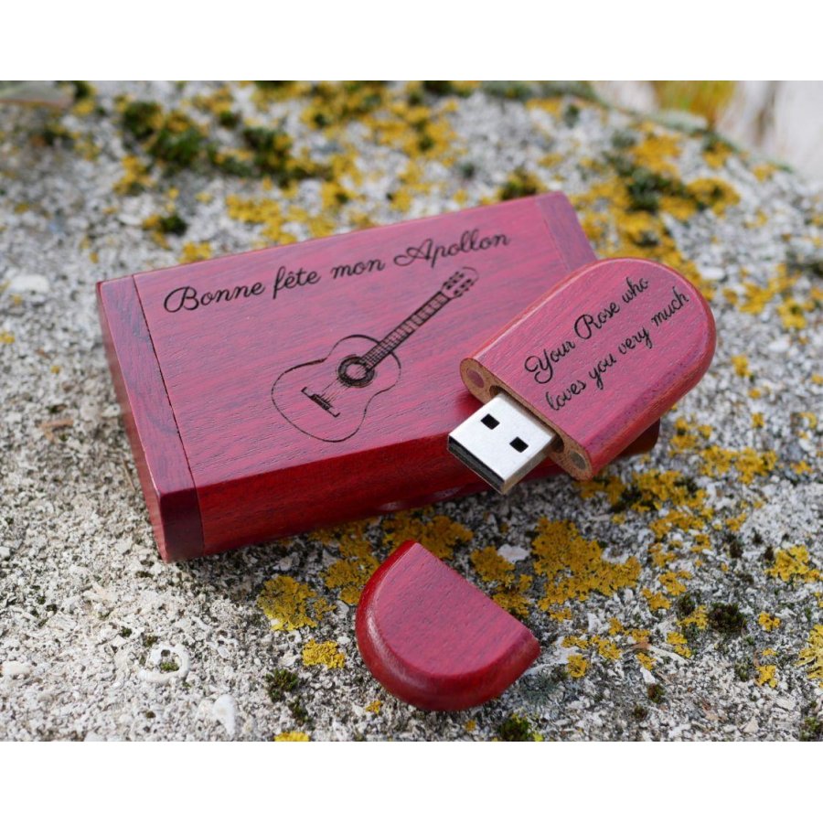 32 GB 3.0 pen drive USB de madeira vermelha em caixa de gravura