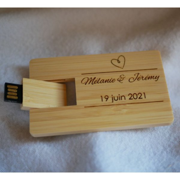 Chave USB 32 GB Cart&atilde;o de madeira de bambu para ser personalizado atrav&eacute;s de grava&ccedil;&atilde;o