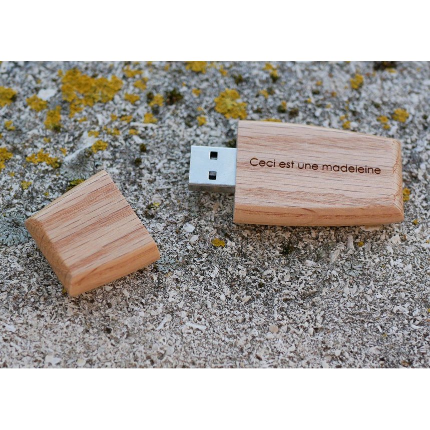 Chave USB de madeira para ser personalizada por gravação