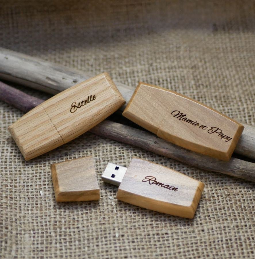 Chave USB de madeira para ser personalizada por gravação