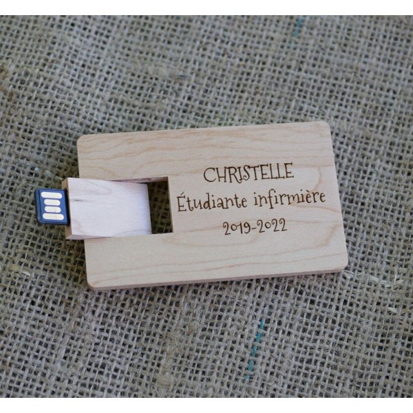 Cart&atilde;o de madeira de bordo gravado com chave USB para personalizar