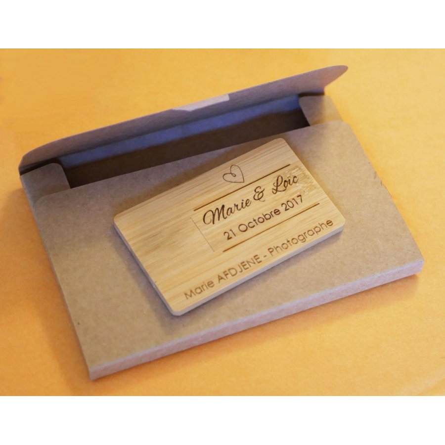 Chave USB 32 GB Cartão de madeira de bambu para ser personalizado através de gravação