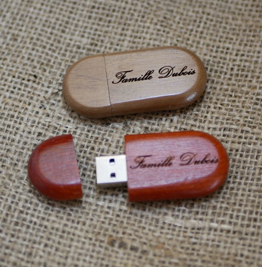 Chave USB oval para ser personalizada por gravação, escolha de madeira