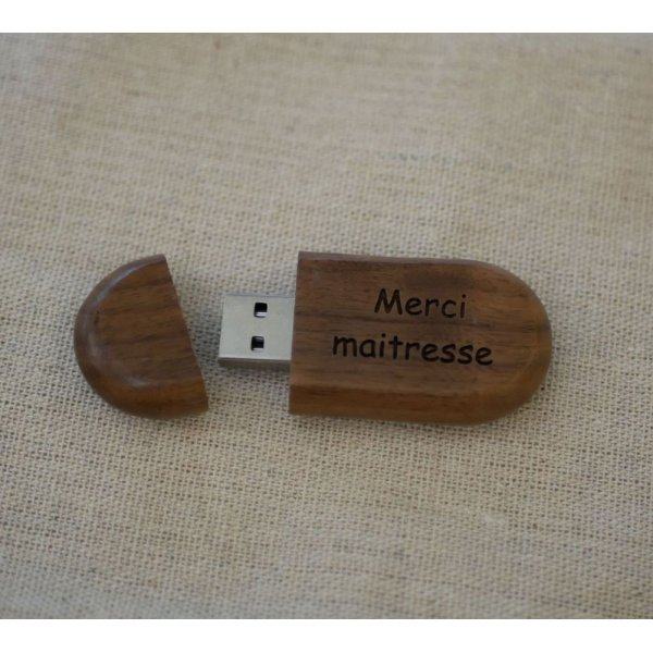 Chave USB oval para ser personalizada por grava&ccedil;&atilde;o, escolha de madeira