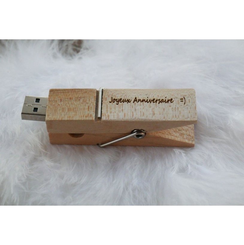 Chave USB gravada em madeira para personalizar