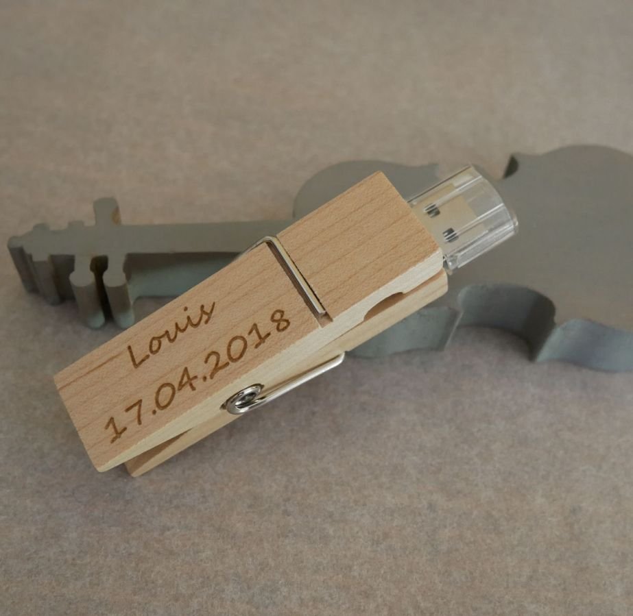 Chave USB gravada em madeira para personalizar