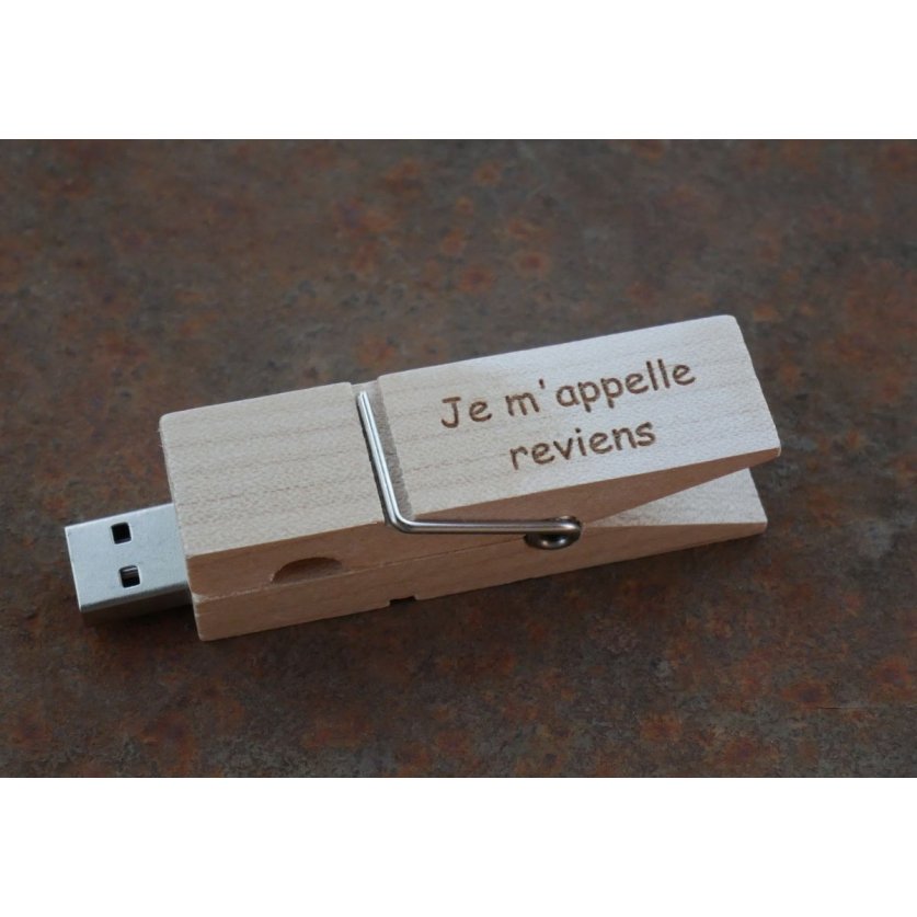 Chave USB gravada em madeira para personalizar