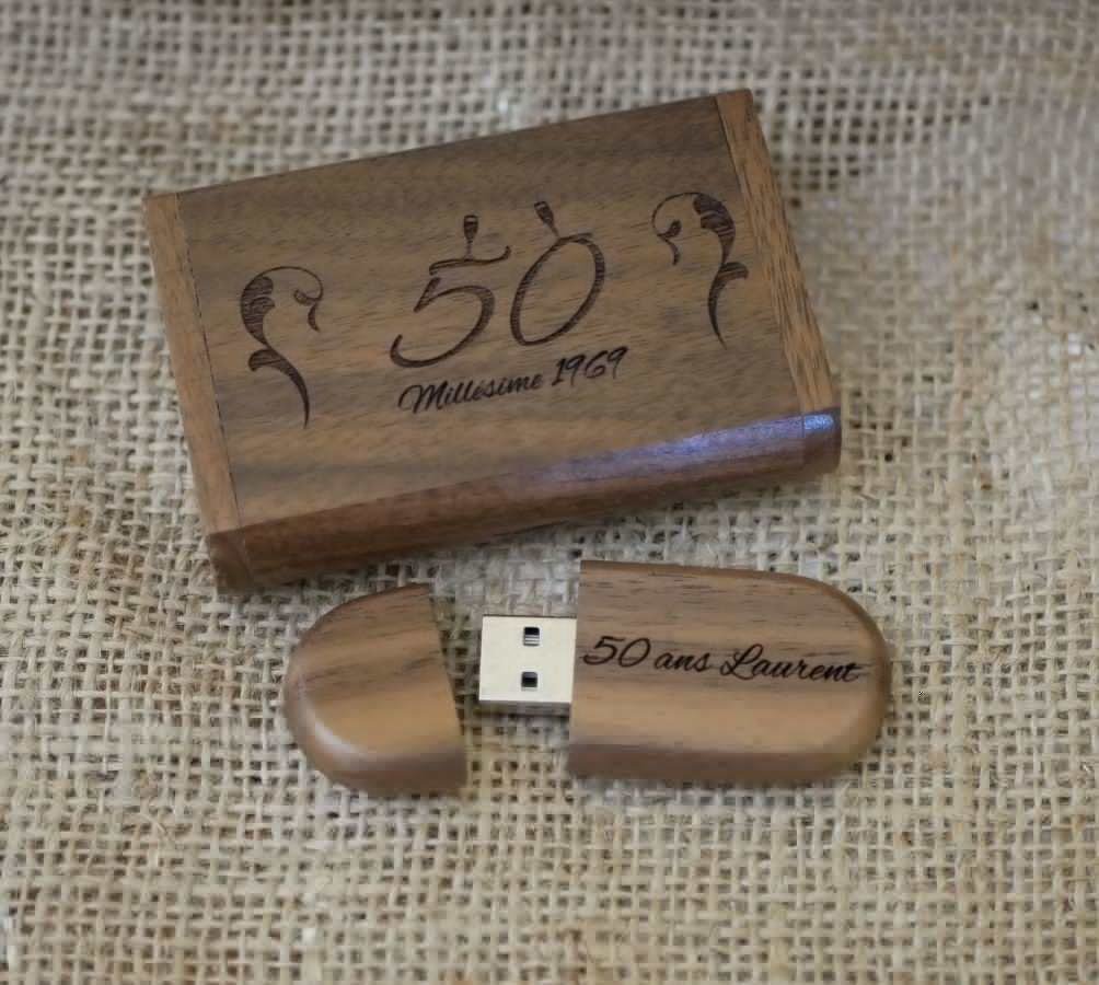 Pen drive e caixa em madeira de nogueira 3.0 USB, 32 GB, personalizável