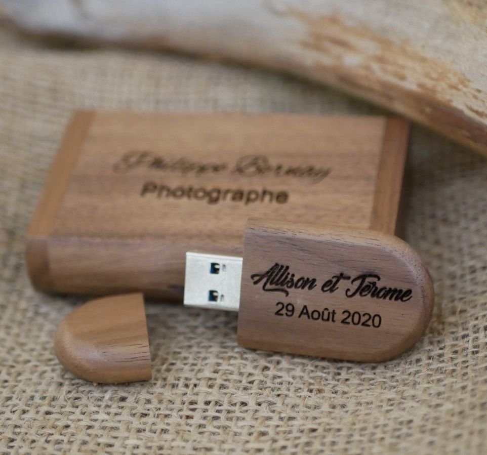 Pen drive e caixa em madeira de nogueira 3.0 USB, 32 GB, personalizável