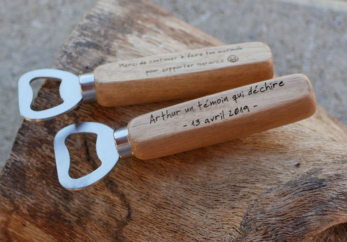 Abre-garrafas de madeira gravada para personalizar, presente de casamento 