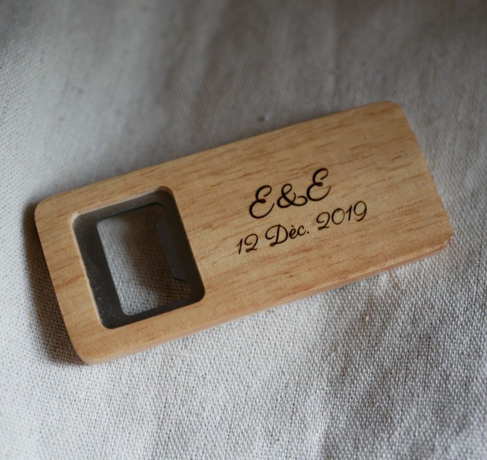 Abridor de garrafas de madeira para personalizar, presente de casamento 