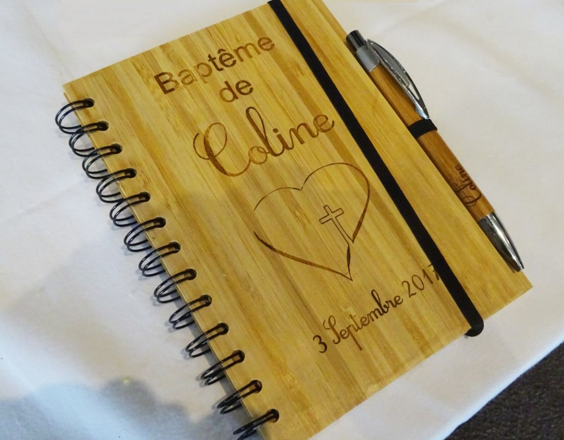Livro de convidados em madeira para baptismo ou cerimónia religiosa