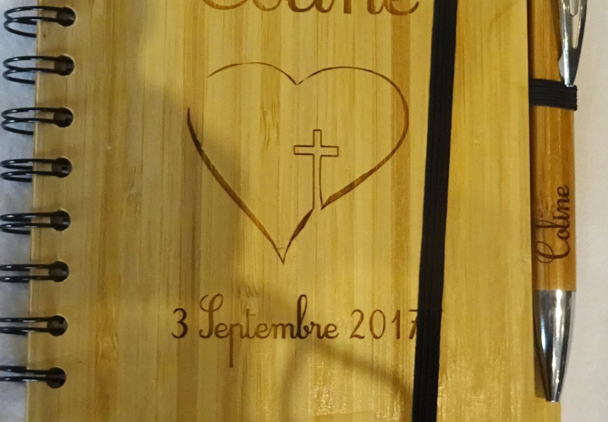 Livro de convidados em madeira para baptismo ou cerimónia religiosa