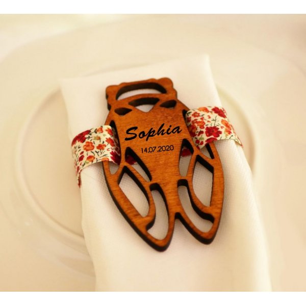 5 cart&otilde;es de lugar em madeira Cicada para personalizar com o seu nome