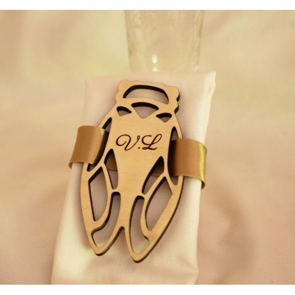 5 cart&otilde;es de lugar em madeira Cicada para personalizar com o seu nome