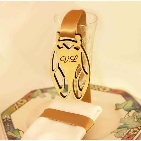 5 cart&otilde;es de lugar em madeira Cicada para personalizar com o seu nome