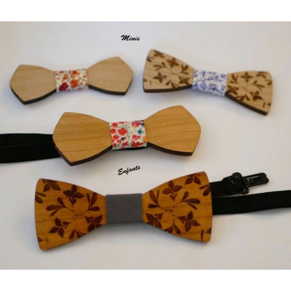 Mini la&ccedil;o de madeira para crian&ccedil;as gravado com flores para ser personalizado com o mesmo modelo para crian&ccedil;as e homens