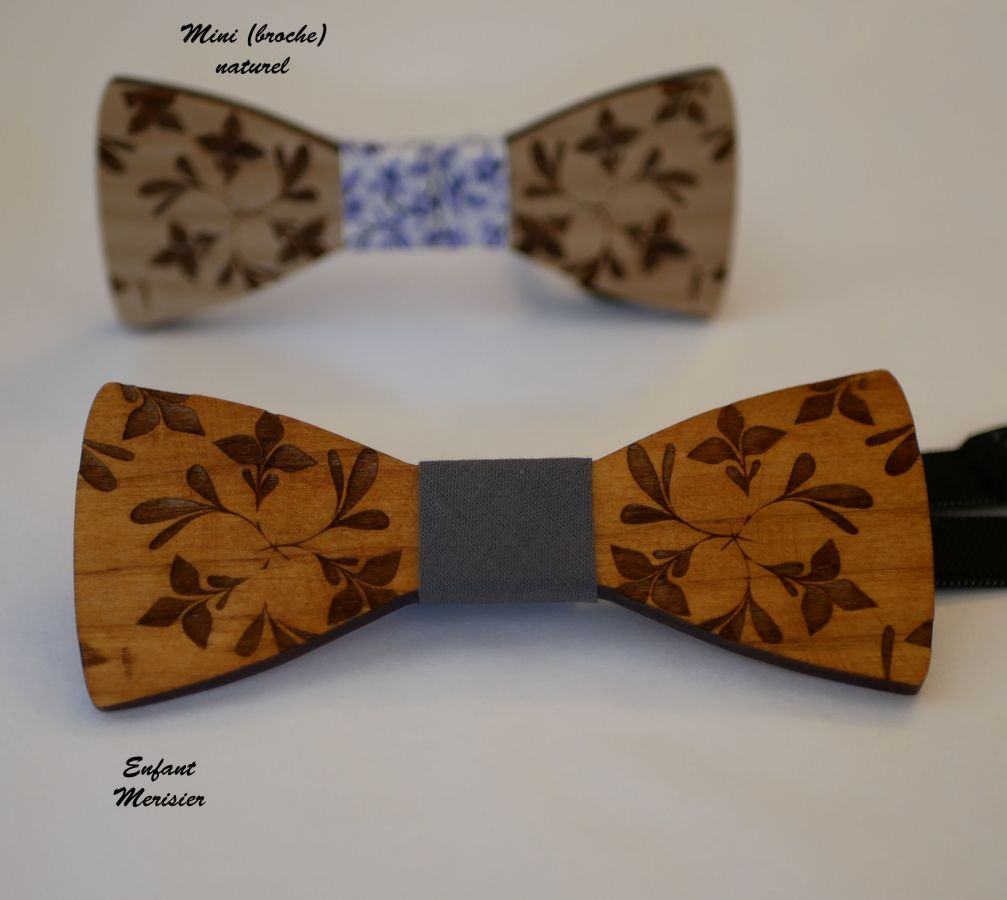 Mini laço de madeira para crianças gravado com flores para ser personalizado com o mesmo modelo para crianças e homens