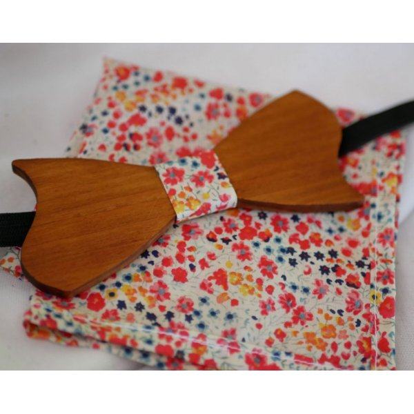 La&ccedil;o assim&eacute;trico em madeira de cerejeira para ser personalizado Made in France