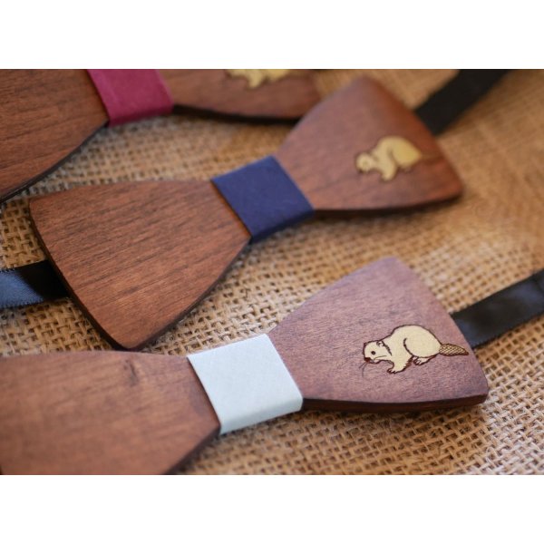 La&ccedil;o de madeira, desenho personaliz&aacute;vel, gravado e pintado, feito em Fran&ccedil;a