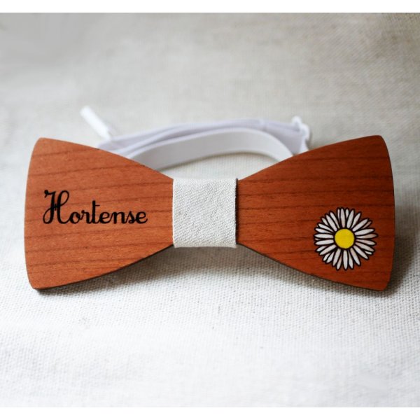 La&ccedil;o de madeira, desenho personaliz&aacute;vel, gravado e pintado, feito em Fran&ccedil;a