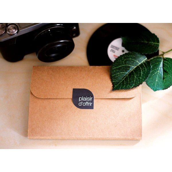 Mini la&ccedil;o de madeira com arasbescos vazados 