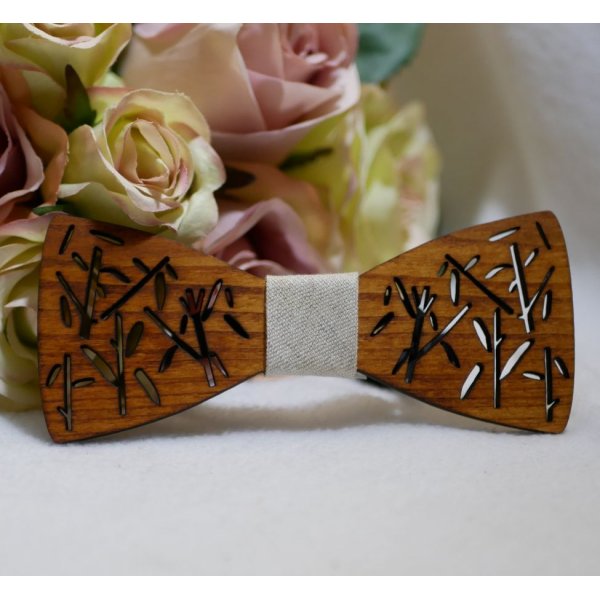 Gravata de madeira francesa com decora&ccedil;&atilde;o de bambu 