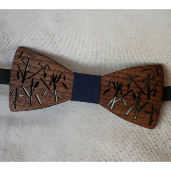 Gravata de madeira francesa com decora&ccedil;&atilde;o de bambu 
