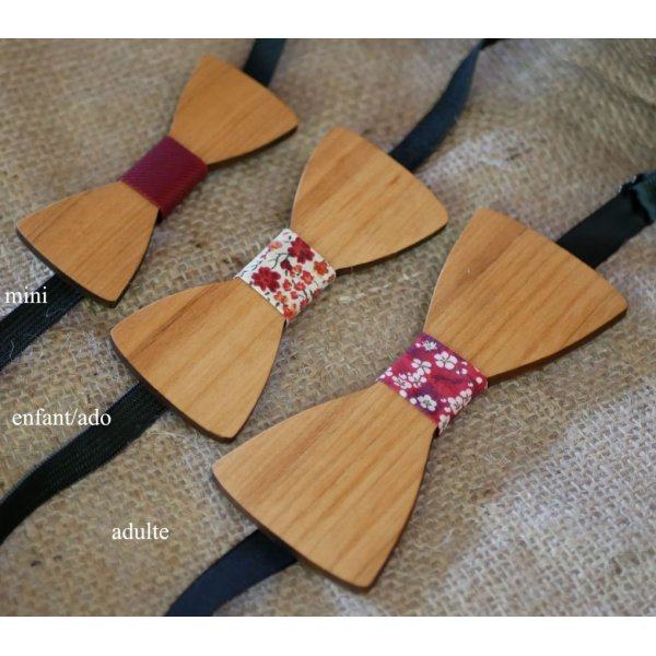 La&ccedil;o de madeira de cerejeira oleado com linho a personalizar em Fran&ccedil;a