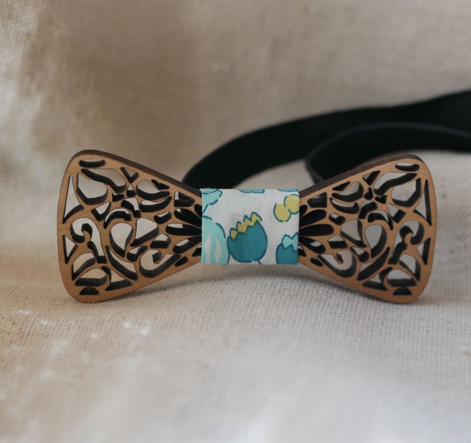 Mini laço de madeira com curvas elegantes
