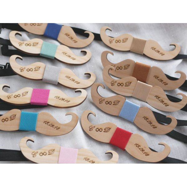 La&ccedil;o de bigode em madeira de cerejeira para personalizar gravata feita em Fran&ccedil;a